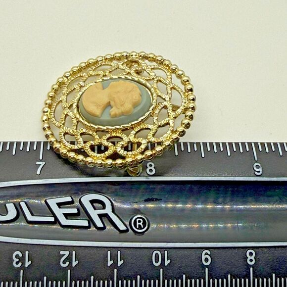 VTG Sarah Coventry Goldtone Blue Cameo Brooch Pendant Filigree Oval Convertible - Picture 5 of 8